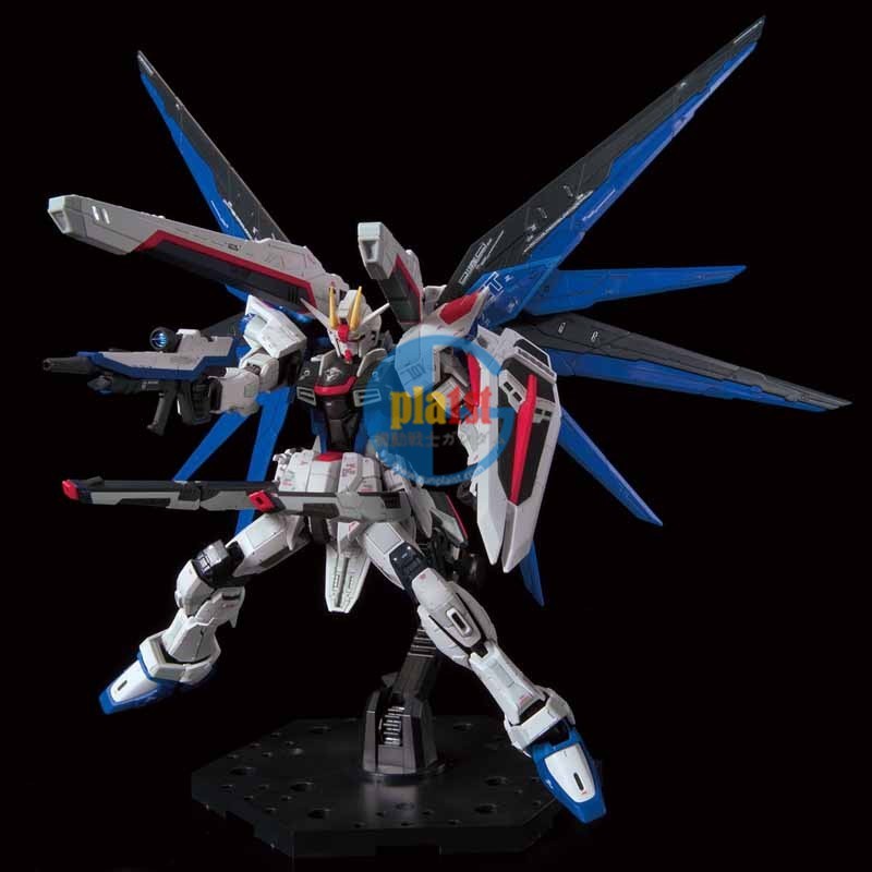 Brand New BANDAI RG 1/144 GUNDAM BASE ZGMF-X10A FREEDOM GUNDAM Ver. GCP